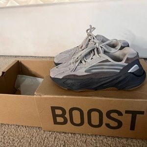 Brand New Yeezy boost 700 size 7